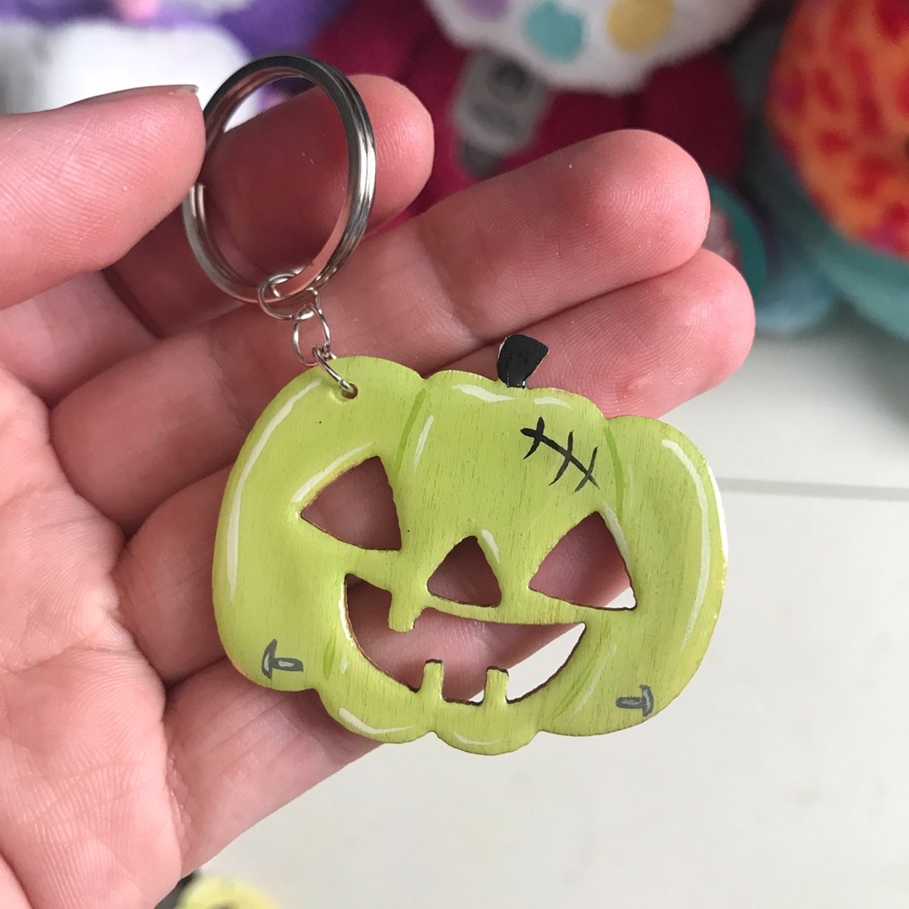 Green Pumpkin Jack-O'-Lantern Keychain - Kids Accessories